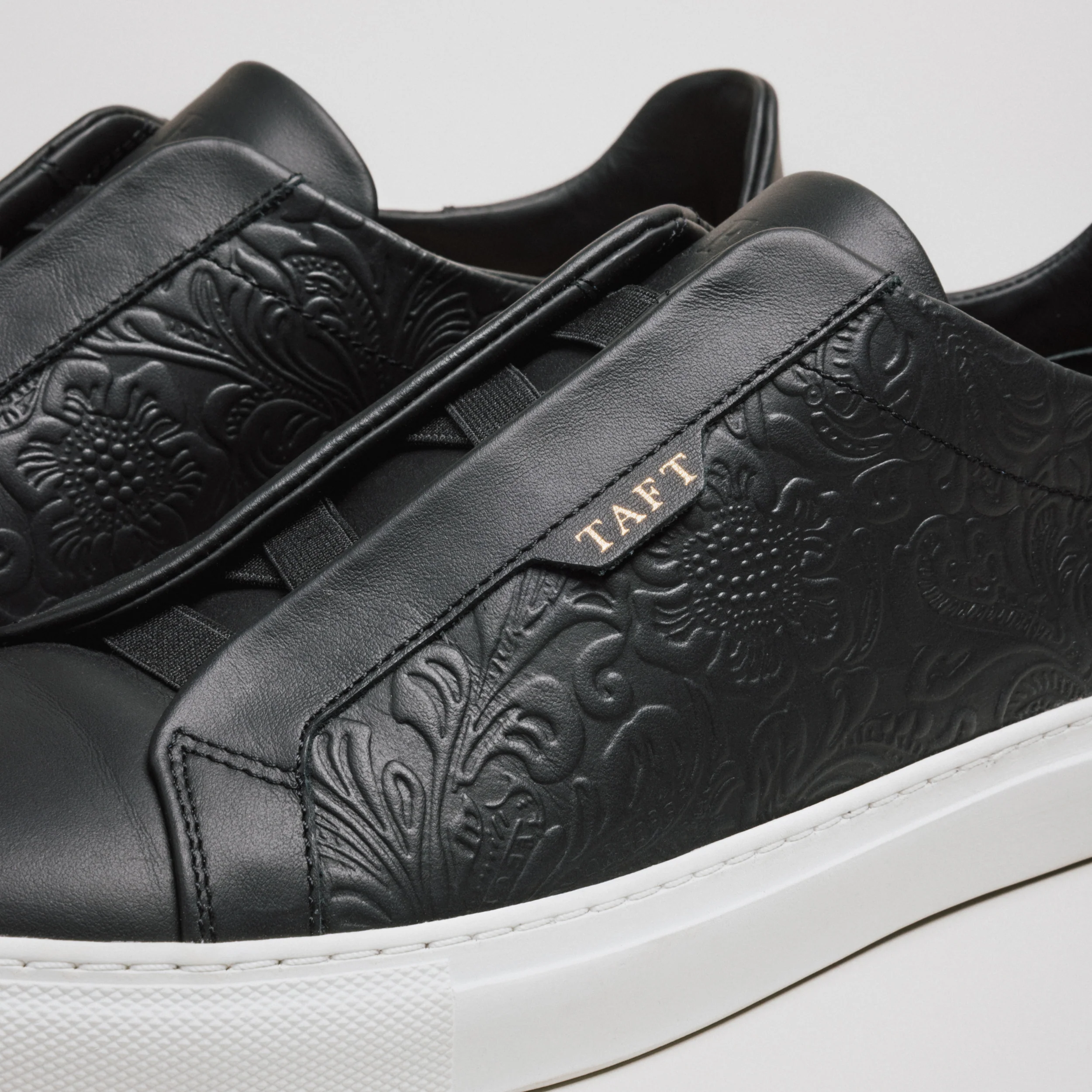 The James Sneaker in Black - Image 4