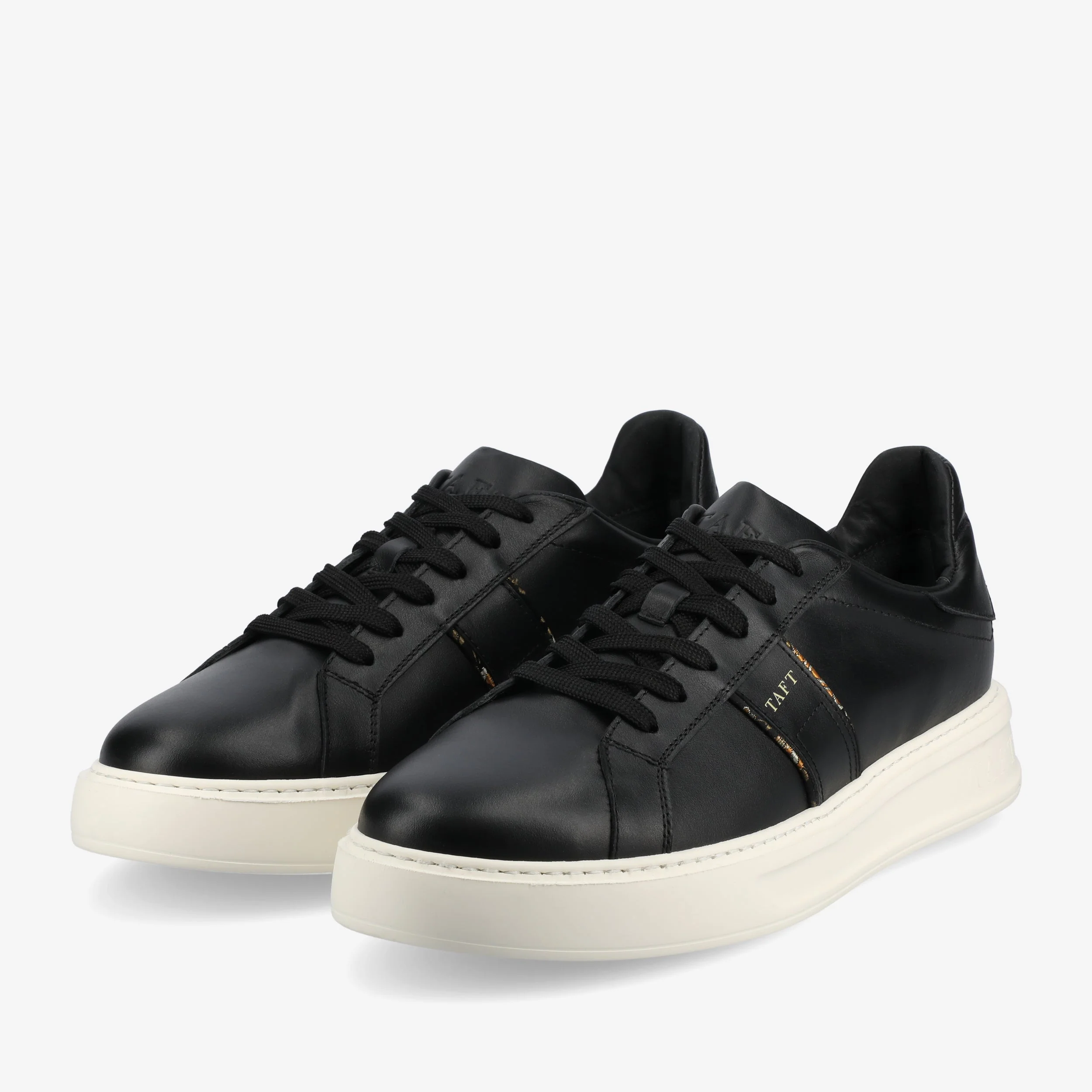 The Logan Sneaker in Black - Image 5