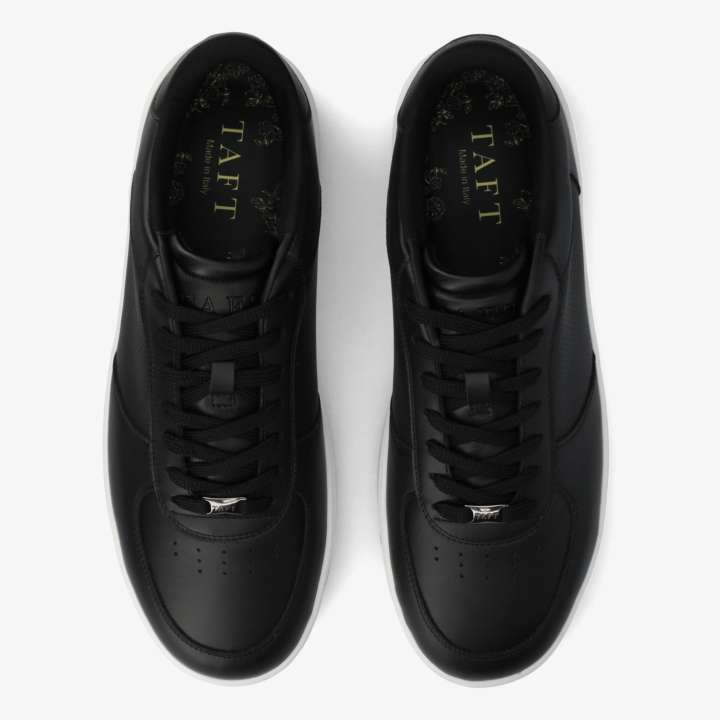 The Rapido Low-top Sneaker in Black - Image 4
