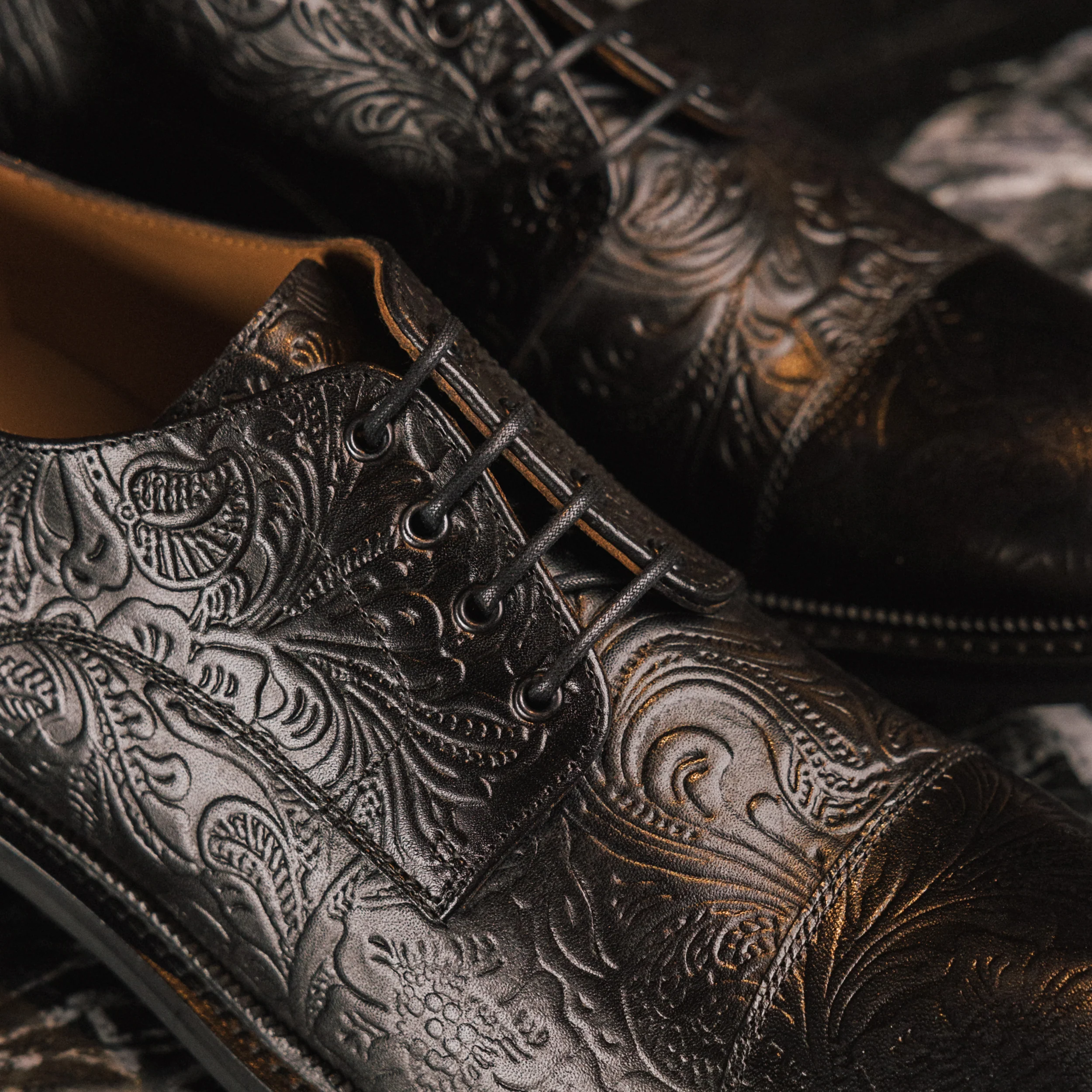 The Rome Shoe in Noir Viejo - Image 3
