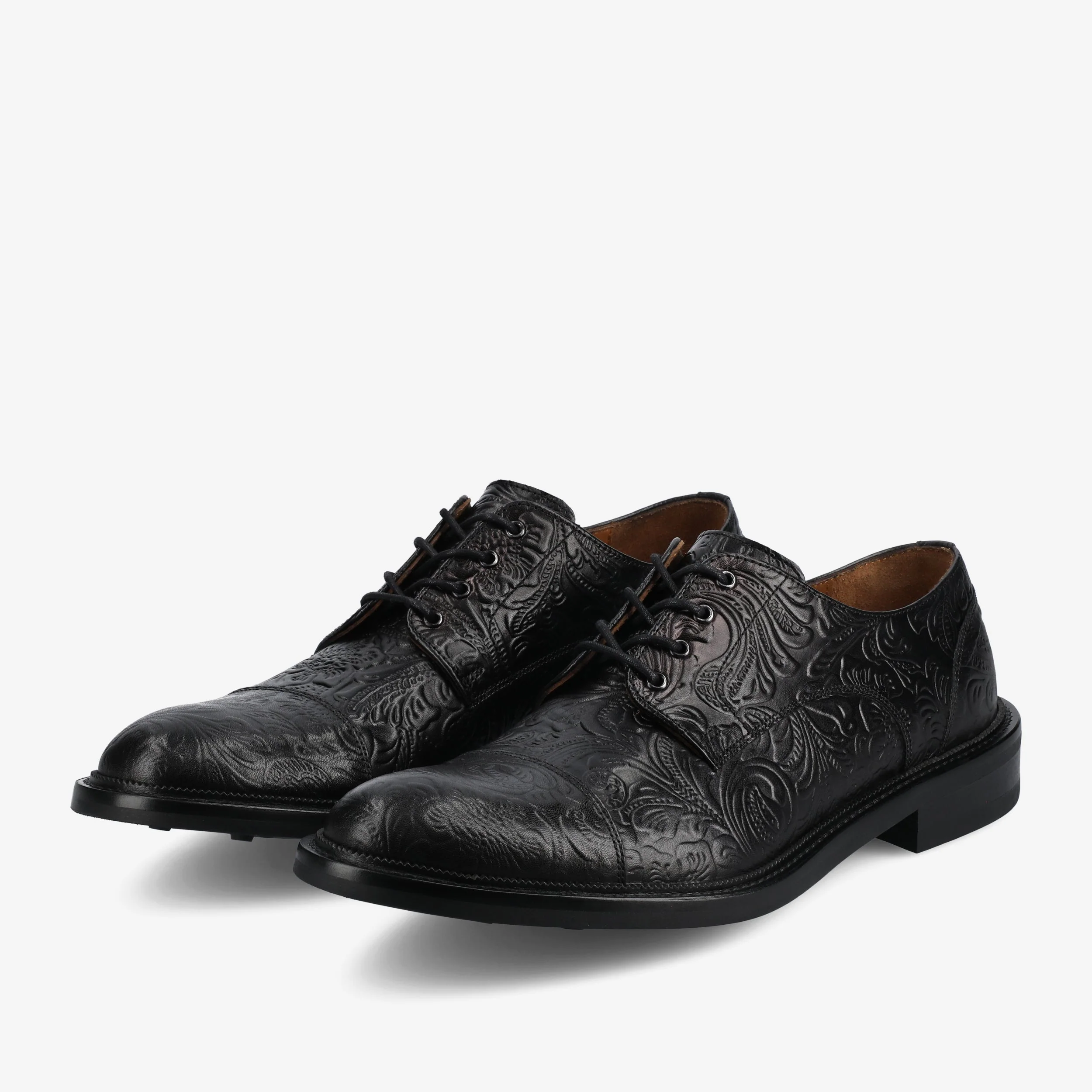 The Rome Shoe in Noir Viejo - Image 6